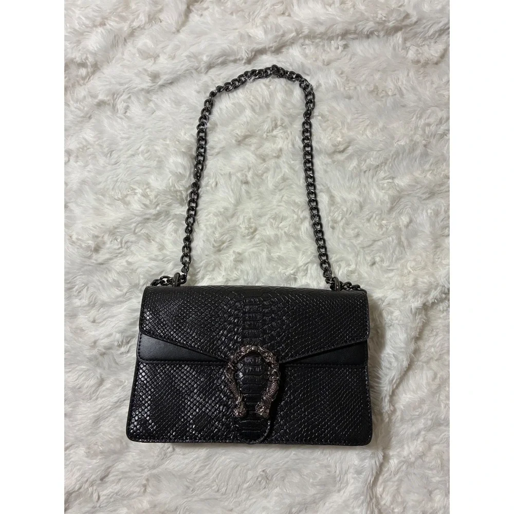 Mermaid Medallion Black Faux Snakeskin Crossbody Bag Spur Chained‎ Shoulder Bag